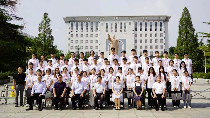 大学生红色教育社会实践项目在河南师范大学开班