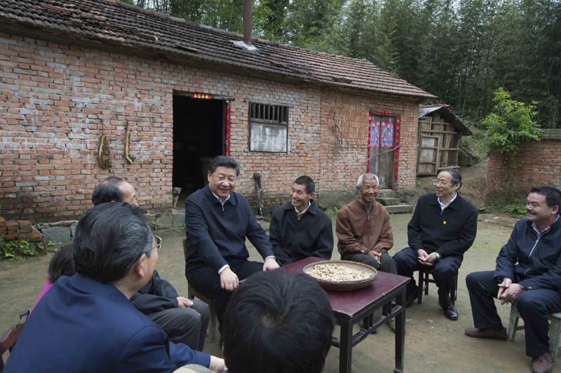 学习进行时丨习近平总书记的“板凳座谈会”