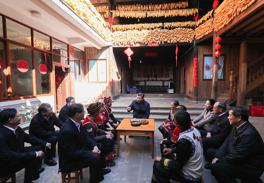 学习进行时丨习近平总书记的“板凳座谈会”