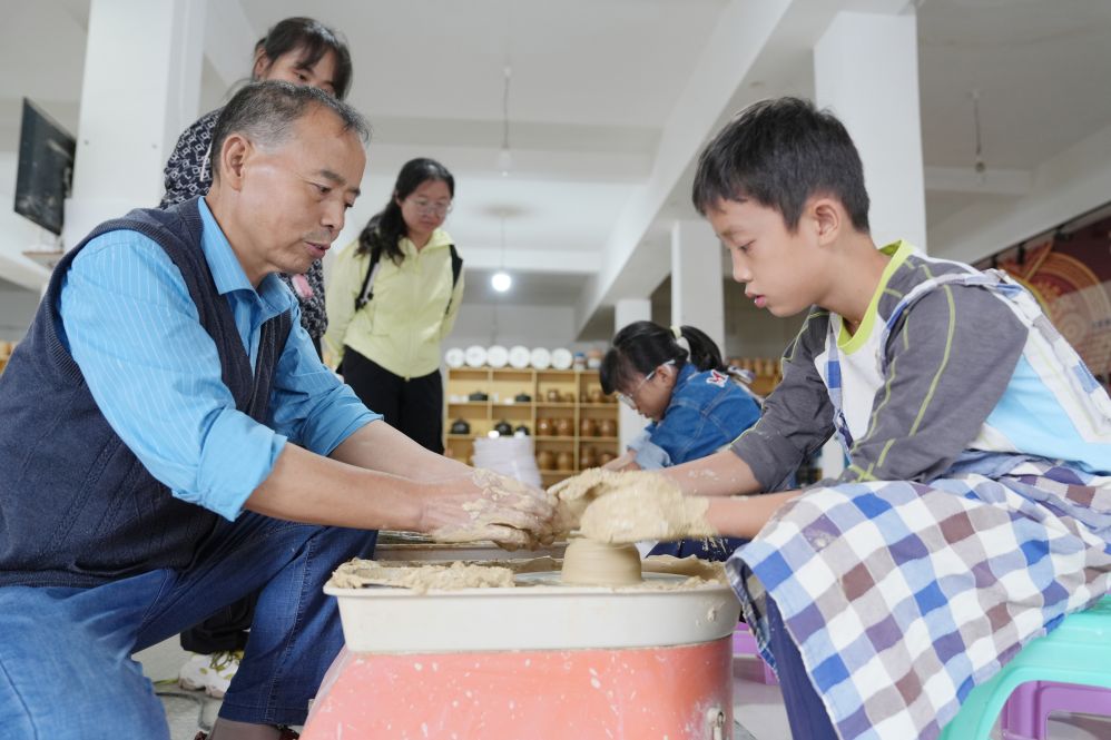 和总书记面对面·长征特辑丨不忘红色来路,走好发展新路