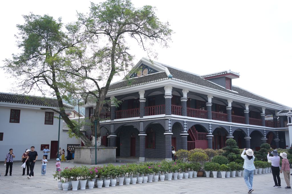 和总书记面对面·长征特辑丨不忘红色来路,走好发展新路
