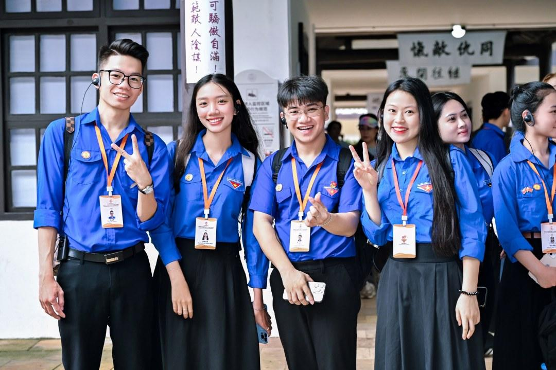 200名来自越南胡志明共青团中央的青少年代表齐聚广州开启“红色研学之旅”。